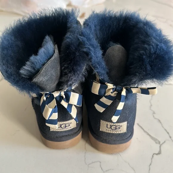 Ugg Australia mini Bailey navy blue boots size 7 - Picture 5 of 9
